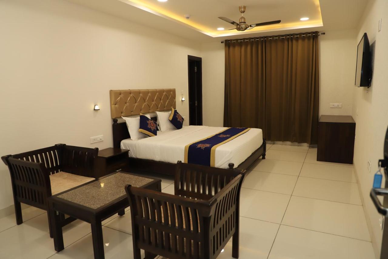 Clover Inn Udajpur Zewnętrze zdjęcie