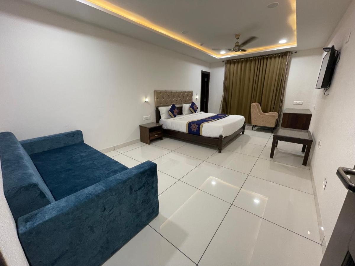 Clover Inn Udajpur Zewnętrze zdjęcie